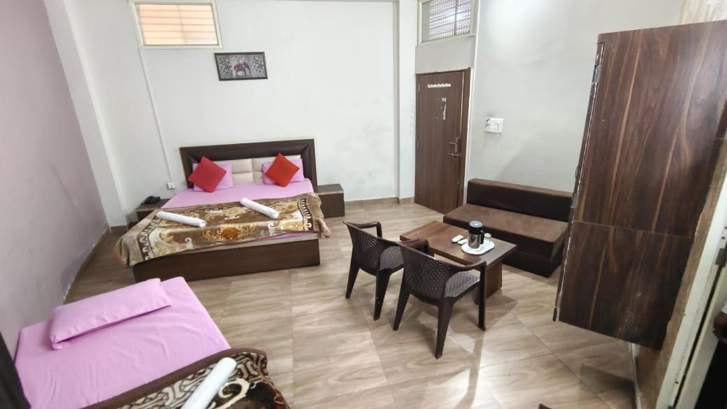 Hotel Shivanjali Palace 우자인 외부 사진